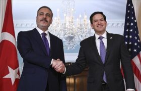 رایزنی وزیران امورخارجه آمریکا و ترکیه درباره تحولات سوریه