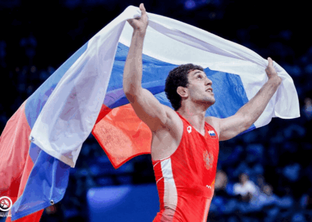 حضور تیم‌های کشتی روسیه در میادین بین‌المللی با پرچم رسمی