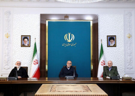 ارائه گزارش بانک مرکزی از اقدامات معیشتی و تحولات بازار ارز در جلسه سران قوا