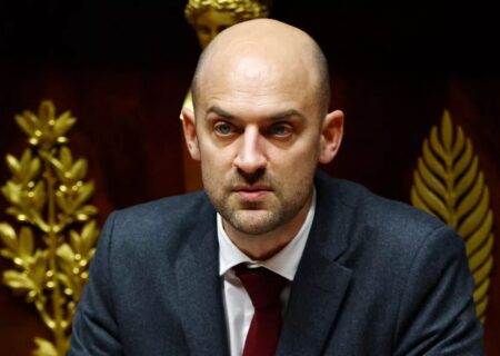 پاریس به اظهارات دبیرکل ناتو در مورد وابستگی دفاعی اروپا واکنش نشان داد