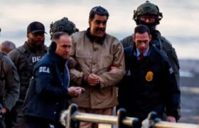 من رئیس‌جمهور ونزوئلا و اسیر جنگی هستم