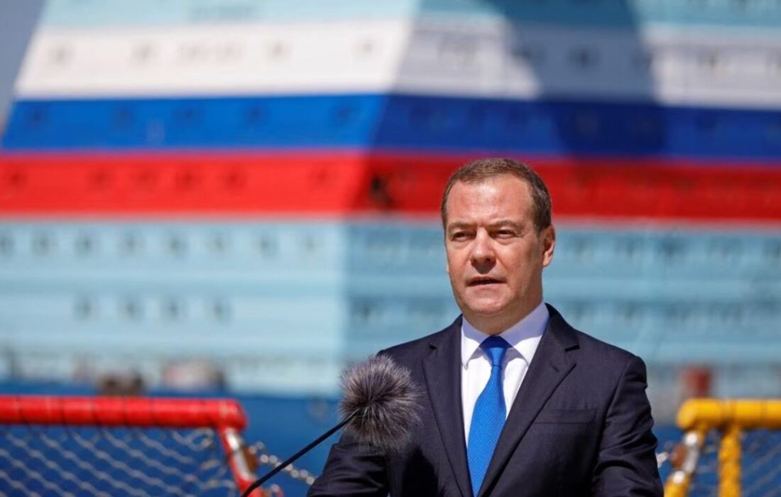 مدودف: ترامپ آشکارا بیان کرده که هدف آمریکا تصاحب نفت ونزوئلا است