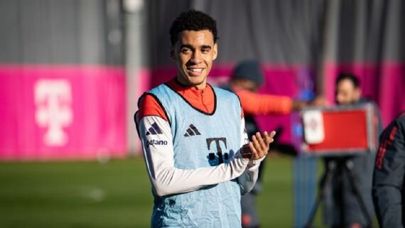 بازگشت موسیالا به ترکیب بایرن بعداز ماه‌ها غیبت