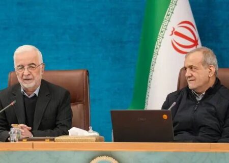 مومنی: استانداران در خط مقدم شنیدن مشکلات و اعتراضات مردم هستند