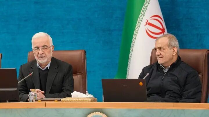 مومنی: استانداران در خط مقدم شنیدن مشکلات و اعتراضات مردم هستند