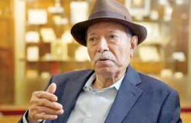 علی نصیریان: بیضایی ستون اصلی تئاتر بود/ هنرمندان جوان می‌درخشند