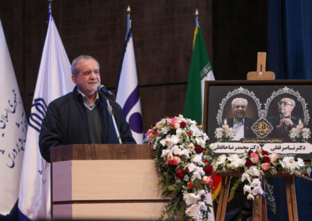 پزشکیان: اگر در خدمت مردم باشیم، مردم هم در خدمت حاکمیت خواهند بود