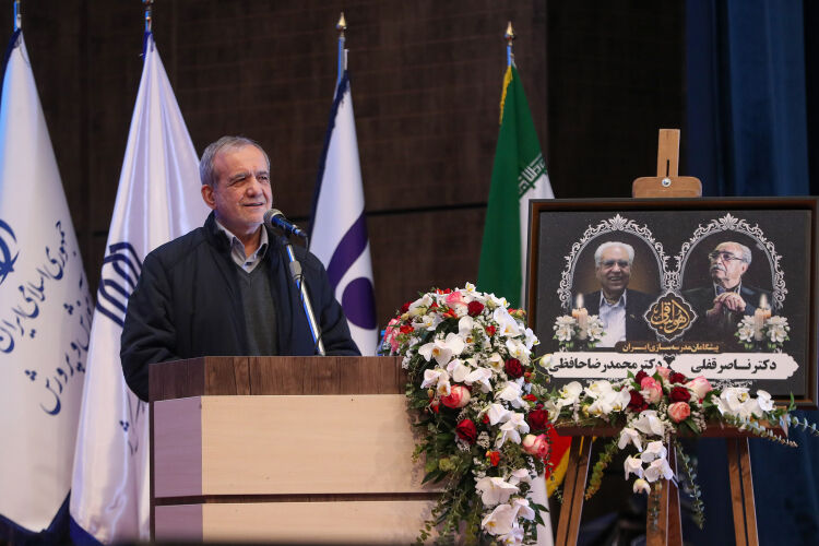 پزشکیان: اگر در خدمت مردم باشیم، مردم هم در خدمت حاکمیت خواهند بود