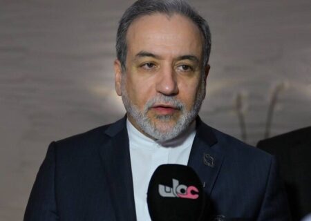 تلویزیون عمان: عراقچی شروع مذاکرات هسته ای با آمریکا را خوب ارزیابی کرد