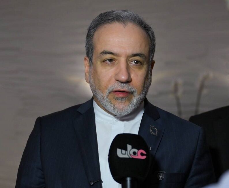 تلویزیون عمان: عراقچی شروع مذاکرات هسته ای با آمریکا را خوب ارزیابی کرد