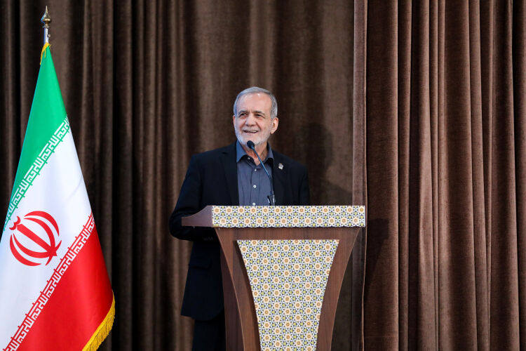 پزشکیان: مقصر مشکلات کشور ما مدیران هستیم/ حل مشکلات معیشتی مردم اولویت اصلی