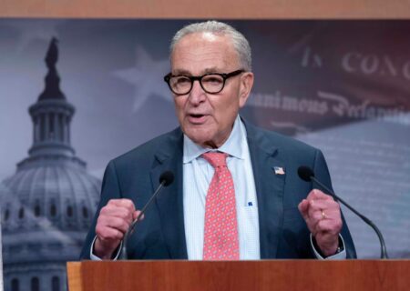 رهبر دموکرات‌های سنا خواستار شفافیت دولت ترامپ در قبال ایران شد