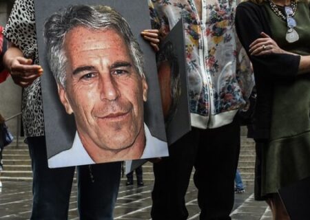 وزیر پیشین آمریکایی به‌دلیل ارتباط با اپستین از هاروارد کناره‌گیری می‌کند