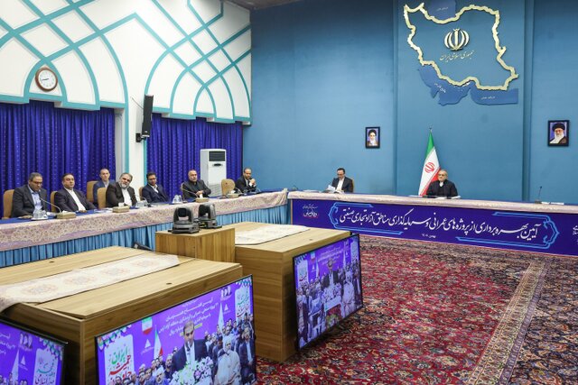 با دستور رئیس‌جمهور، بهره‌برداری از پروژه‌های سرمایه‌گذاری و گردشگری مناطق آزاد تجاری ـ صنعتی انجام شد