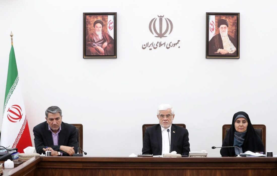عارف: مردم سال سختی داشتند؛ دولت سفرهای نوروزی ۱۴۰۵ را تشویق می‌کند