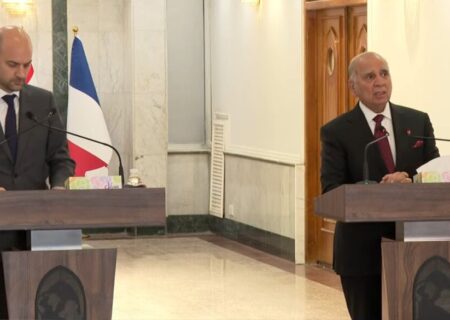 وزیر خارجه عراق: از مذاکرات ایران و آمریکا در عمان حمایت می‌کنیم