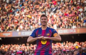 تاریخ سازی لواندوفسکی با بارسلونا