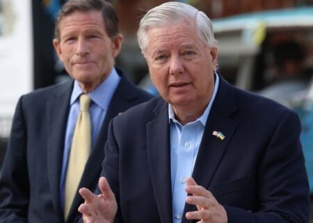 امیدواری سناتور آمریکایی به راه حل دیپلماسی و توافق با ایران