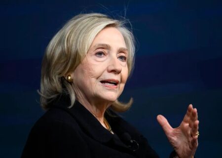 هیلاری کلینتون هرگونه ارتباط با جفری اپستین را تکذیب کرد