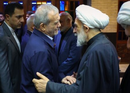 پزشکیان در مراسم ترحیم حاج محمد قمی حضور یافت