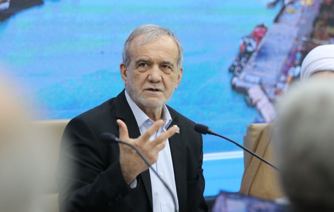 رئیس‌جمهور: ترامپ با سند درباره ایران صحبت کند