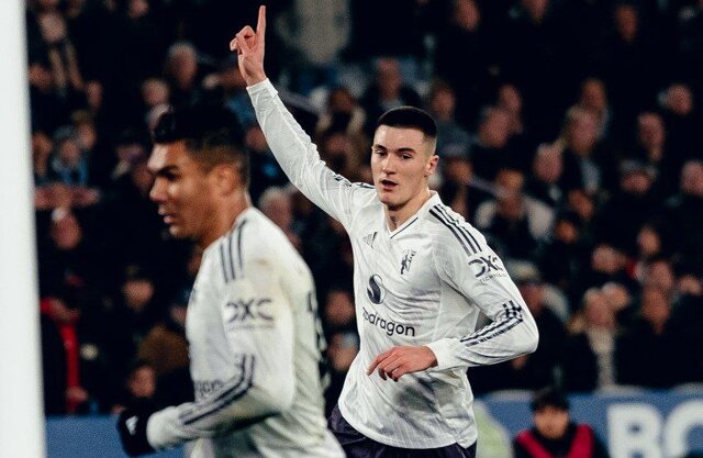 منچستریونایتد و چلسی مقابل حریفان متوقف شدند