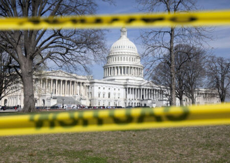 کاخ سفید: مذاکرات میان ایران و آمریکا در عمان برگزار می‌شود