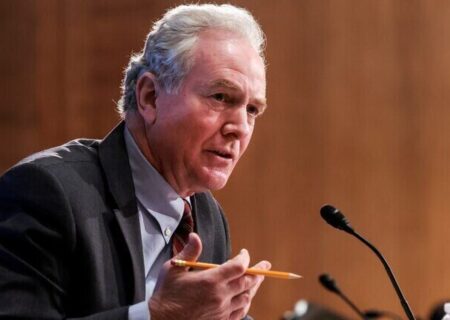 سناتور آمریکایی: جنگ با ایران به ایالات متحده کمکی نمی‌کند