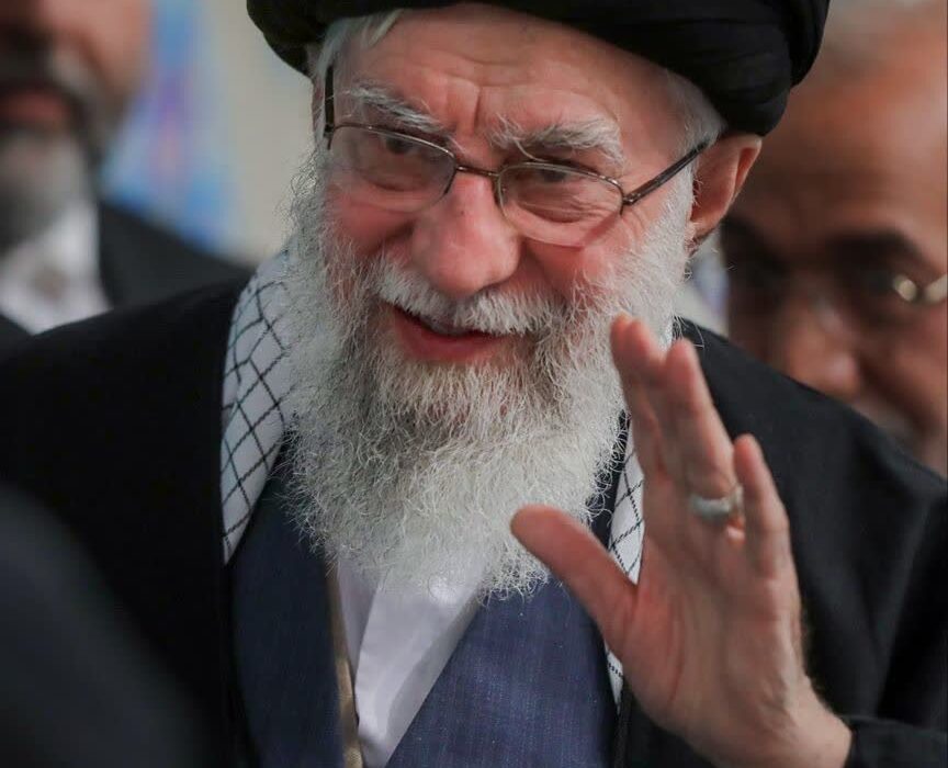 امام شهید آیت الله العظمی خامنهای پیوند عمیقی بین رهبری و مردم ایجاد کردند