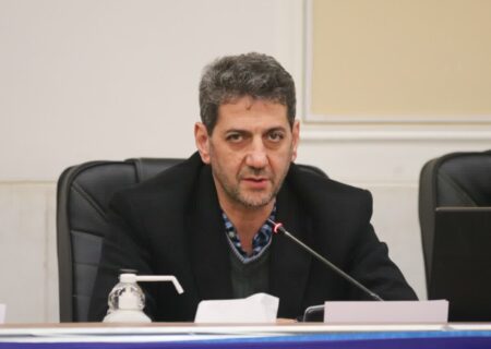 تداوم پروژه‌های عمرانی استان اصفهان با وجود شرایط اضطراری/ ماشین‌آلات راهسازی در خدمت امدادرسانی و آواربرداری است
