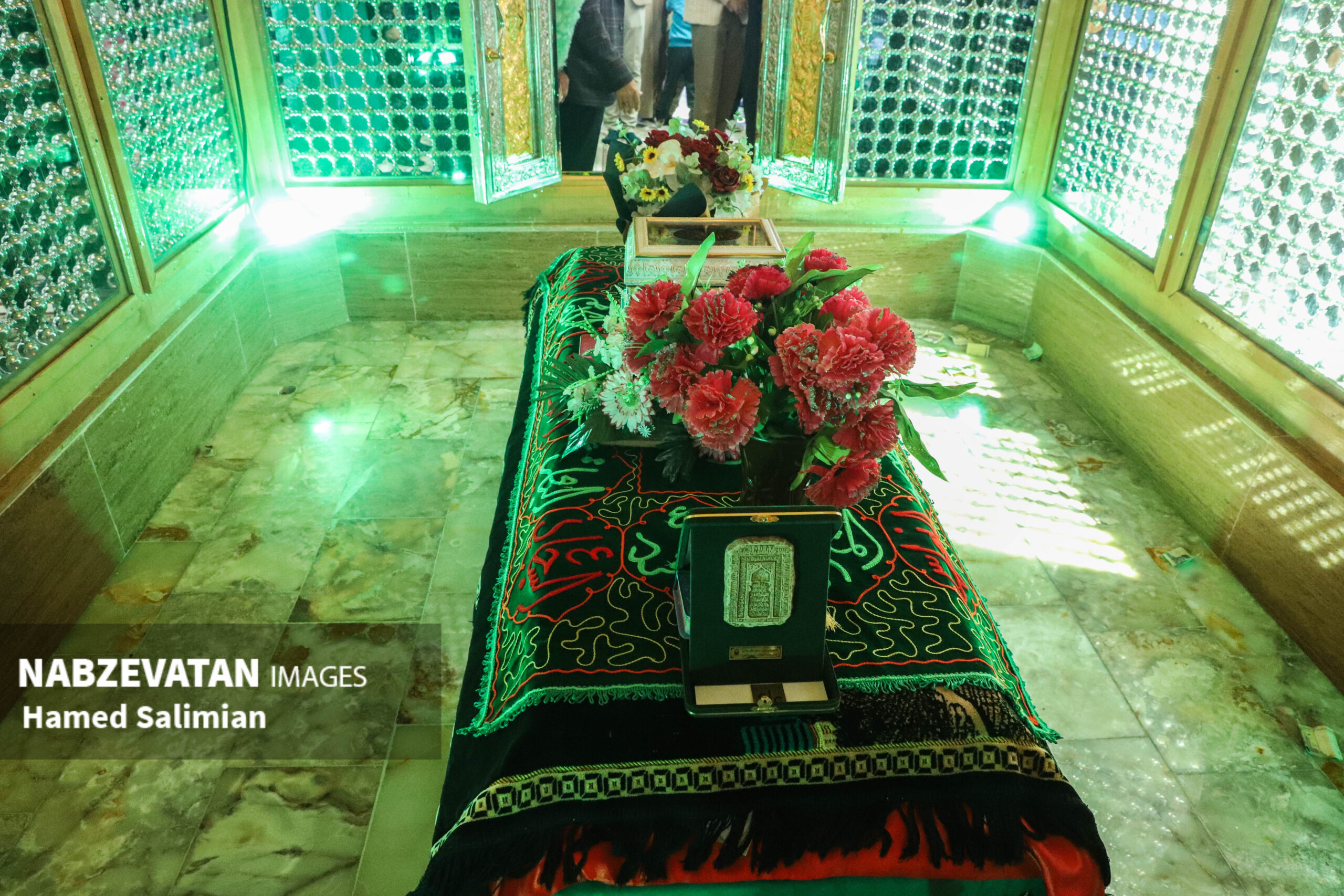 آئین غبارروبی ضریح مطهر امامزاده سید ابراهیم (ع) ورنامخواست