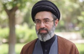 رهبر معظم انقلاب: معلمان و کارگران مؤثرترین حلقه در نبرد فرهنگی و اقتصادی خواهند بود
