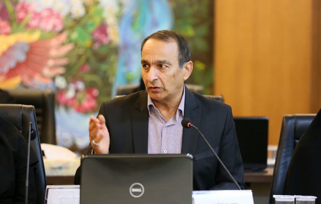 هشدار سطح نارنجی گرد و خاک در اصفهان/تندباد و کاهش دید تا دوشنبه ادامه دارد