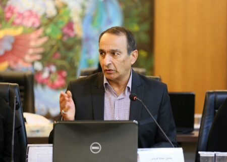 هشدار سطح نارنجی گرد و خاک در اصفهان/تندباد و کاهش دید تا دوشنبه ادامه دارد