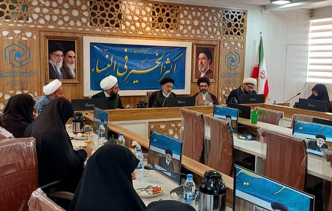 ملت ایران در برابر فشارها تسلیم نمی‌شود