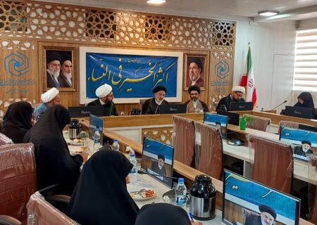 ملت ایران در برابر فشارها تسلیم نمی‌شود