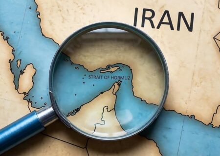 شنیده شدن صدای ۲ انفجار در یک نفتکش در حال عبور از تنگه هرمز