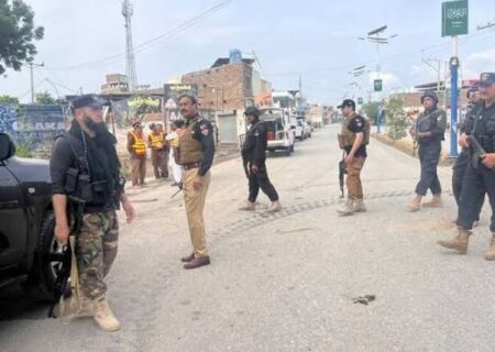 حمله انتحاری به پاسگاه پلیس در شمال غرب پاکستان جان دو نفر را گرفت