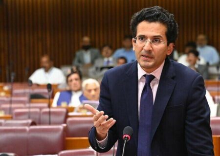 وزیر نفت پاکستان: برای تامین انرژی، با ایران در تماس هستیم