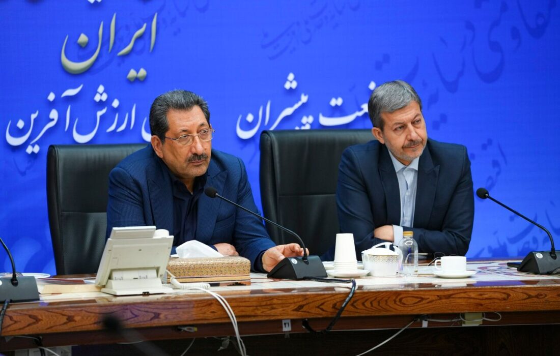 اتابک: دولت با رویکردی حمایتی مسائل تولیدکنندگان را در اولویت قرار داده است