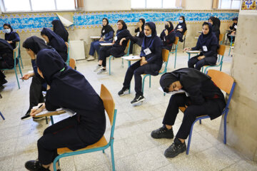 تعویق دوباره امتحانات نهایی دانش آموزان امکان‌پذیر نیست