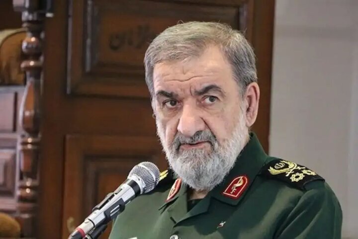 محسن رضایی: دشمن به شدت تنبیه خواهد شد