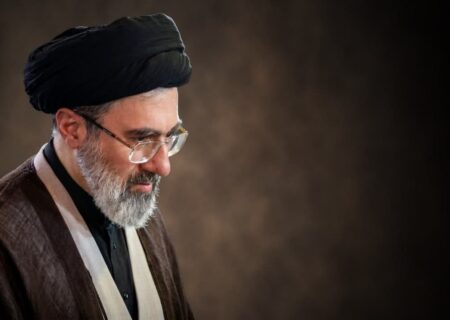 دفتر رهبر انقلاب: مطالب خارج از مراجع رسمی فاقد سندیت است