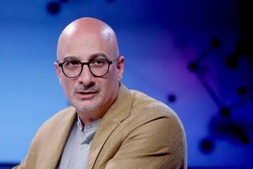 شمع‌فروشانِ مخالف خورشید در صداوسیما