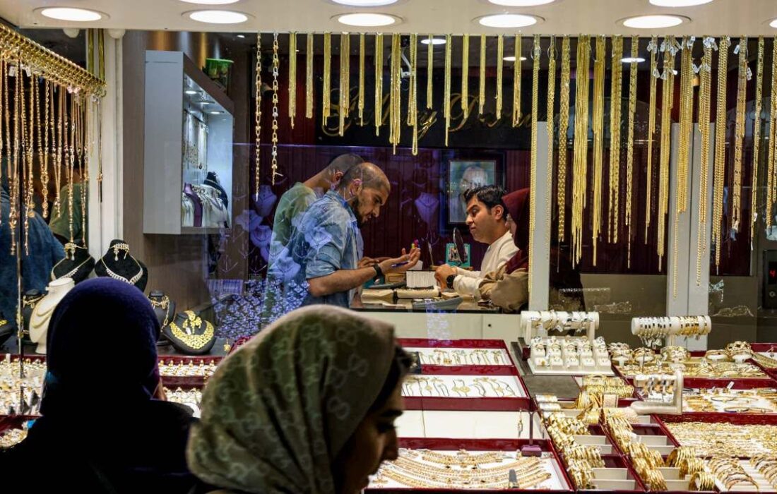 رشد ۱۰۰ دلاری اونس جهانی/ ثبات قیمت طلای داخلی