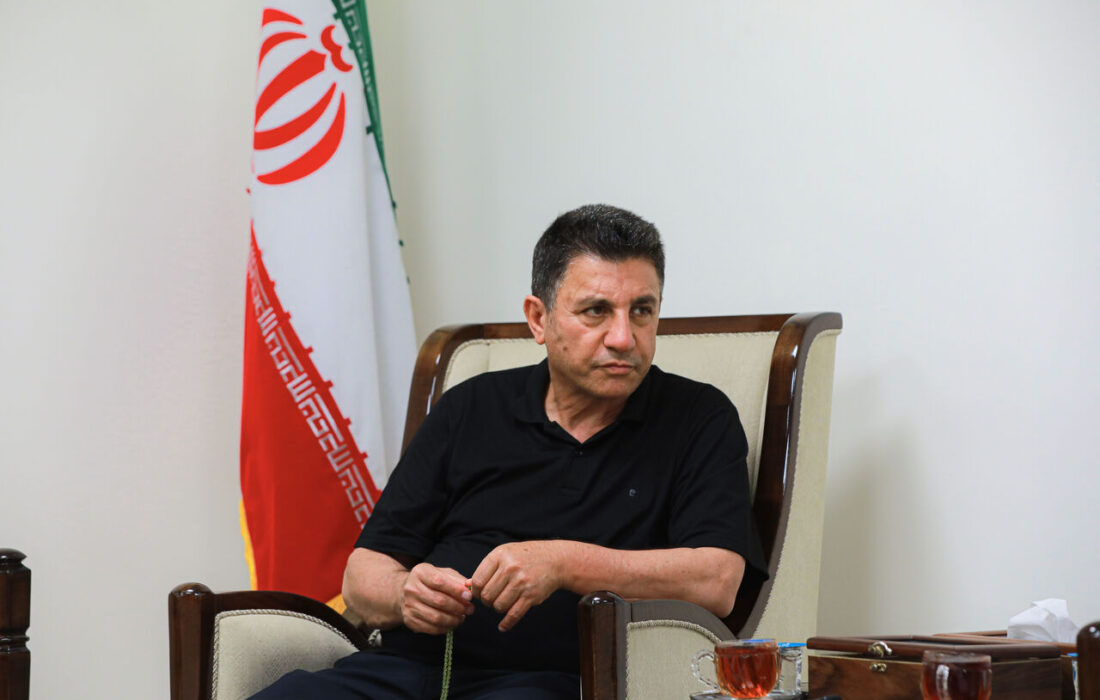 قلعه‌نویی: منتقدان رزومه‌ خود را رو کنند/ باید در جام ملت‌ها، مدعی قهرمانی باشیم