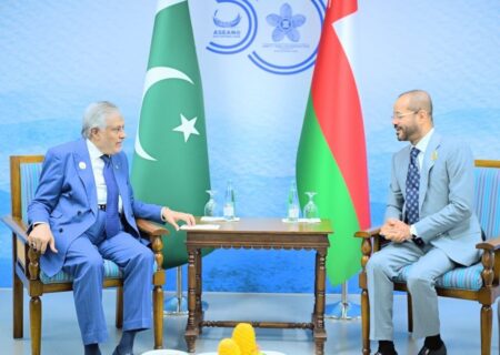 پاکستان و عمان بر لزوم خودداری از تشدید تنش در منطقه تاکید کردند