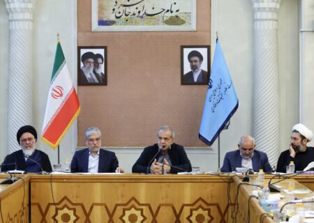 پزشکیان: خیرین و حامیان دانشگاه‌ها در تحقق رسالت بزرگ توسعه علم نقش‌ آفرینی می‌کنند