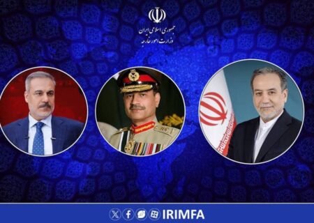 تماس تلفنی عراقچی با فرمانده ارتش پاکستان و وزیر خارجه ترکیه