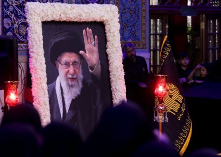 «با تو در عهدیم تا صبح ظهور»؛ شعار ویژه مراسم‌های چهلم «آقای شهید ایران»